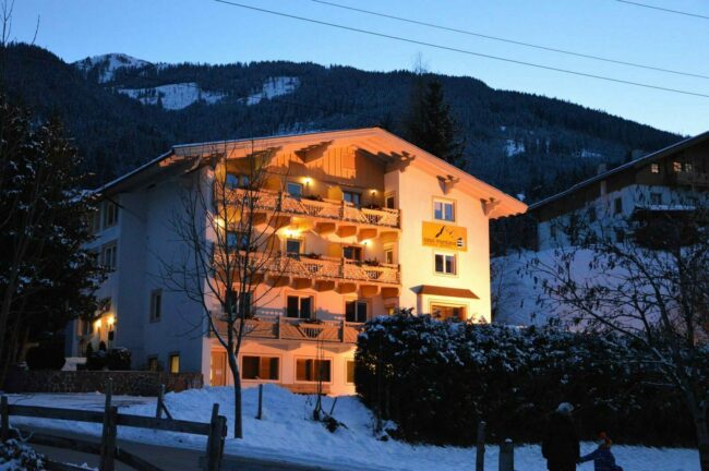 Casa Montana by night